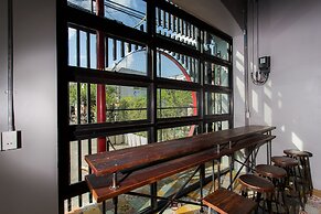bloo Hostel