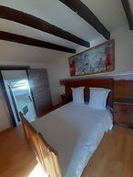 B&B Golden Lion