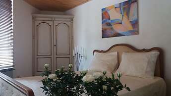 B&B Golden Lion