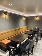 Kilmorey Arms Hotel