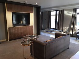 DoubleTree by Hilton Belfast City Ten Square