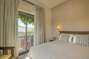 Peli Hotel