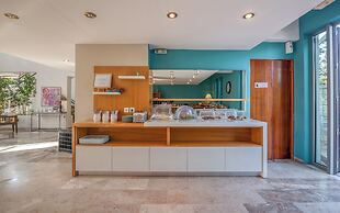 Peli Hotel