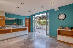 Peli Hotel