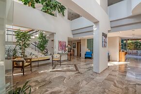 Peli Hotel