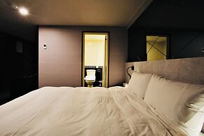 Golden Home Hotel