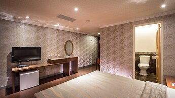 Golden Home Hotel