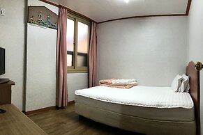 J Motel