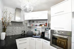 Avi's Suites - 44 Hativat Hanegev