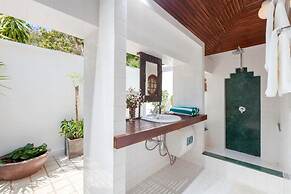 Baan Khunying – Secluded Phuket Beachfront Villa