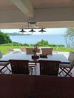 Baan Khunying – Secluded Phuket Beachfront Villa