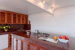 Baan Khunying – Secluded Phuket Beachfront Villa