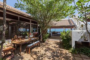 Baan Khunying – Secluded Phuket Beachfront Villa