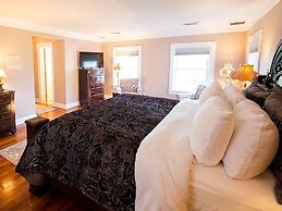 Kingsbay Mansion & Vacation Houses