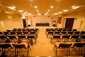 Çanak Hotel