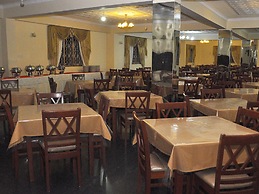 Laa Adams