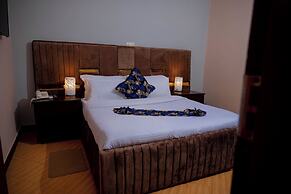 The Okaseni Lodge