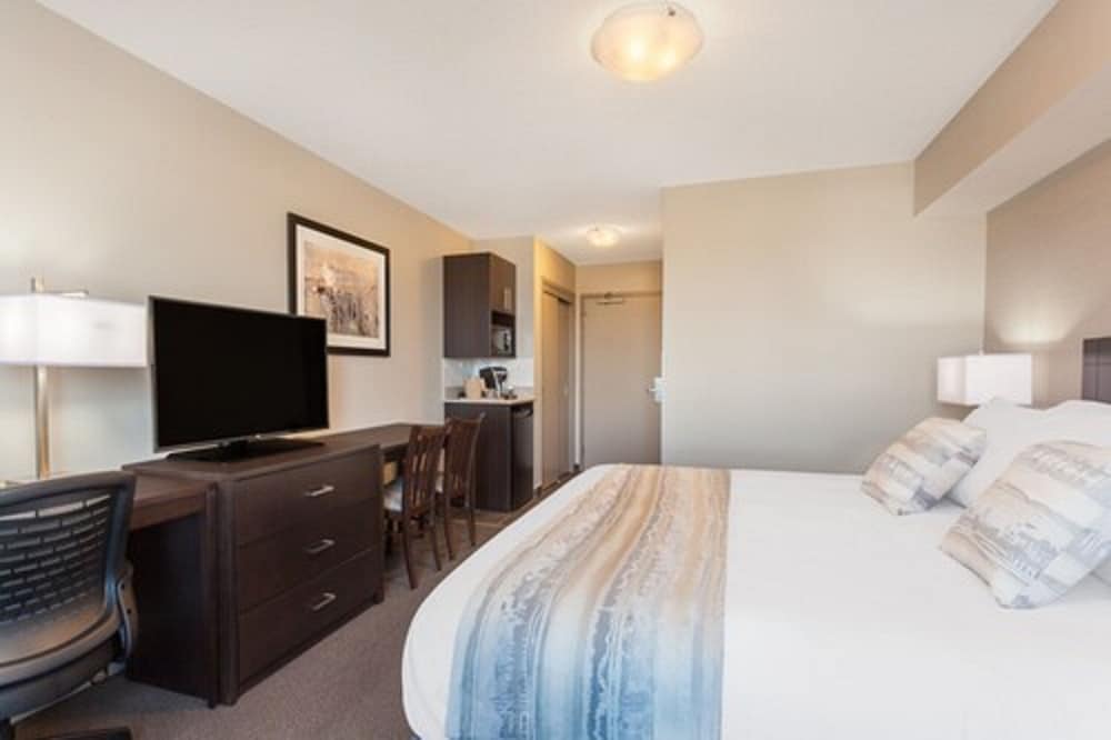 Ramada by Wyndham Grassland