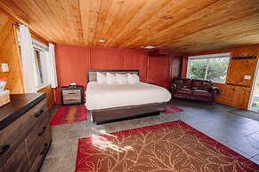 Similkameen Wild Resort & Winery