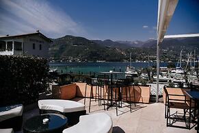 Bella Hotel & Restaurant