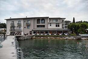 Bella Hotel & Restaurant