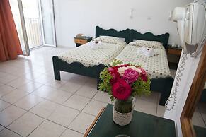Athinoula Hotel