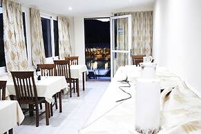 Athinoula Hotel