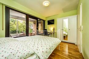 Lakeside Flat