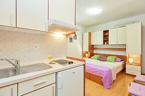 Apartments Zelic Tucepi
