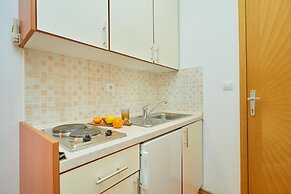 Apartments Zelic Tucepi