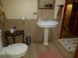 Steytlerville Villa Guest House
