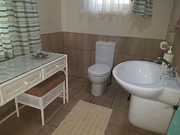 Steytlerville Villa Guest House