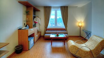 Orussey One Hotel & Apartment