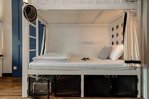 The Quarter Bangkok Poshtel & Coworking - Hostel
