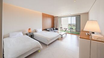 Lucid M