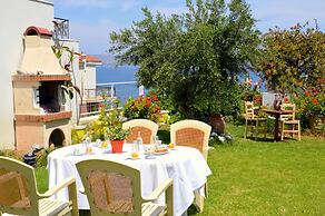 Manos Apartments