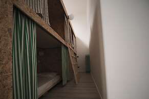 Dopa Hostel