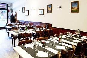 Hostal Emporda