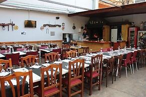 Hostal Emporda