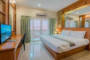 Whitehouse Condotel