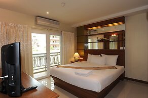 Whitehouse Condotel