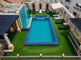 Whitehouse Condotel