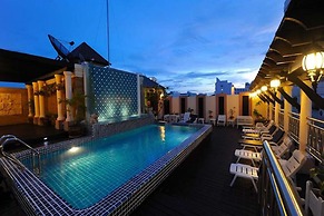 Whitehouse Condotel