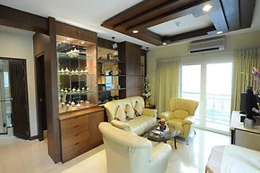Whitehouse Condotel