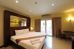 Whitehouse Condotel