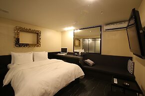 Hotel Cello Guri