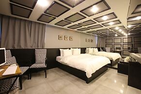 Hotel Cello Guri