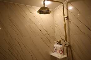 Hotel Cello Guri