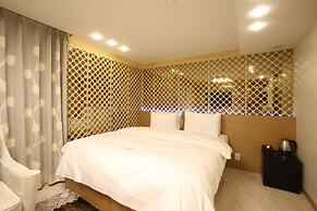 Hotel Cello Guri