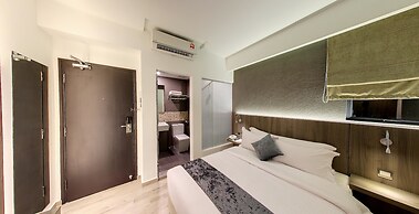 Flora by Crossroads Hotel
